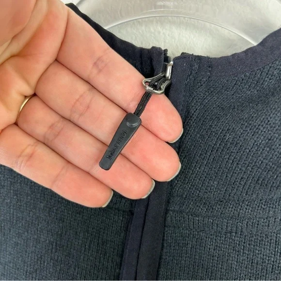 Marmot Women's black hooded fleece sweater size: M - Picture 9 of 15